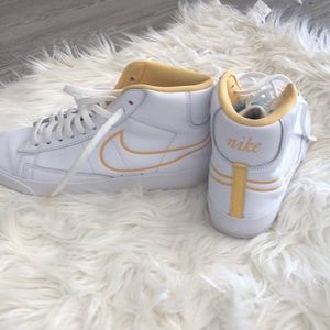 Nike white and sunshine yellow high top Nike’s 8.5
